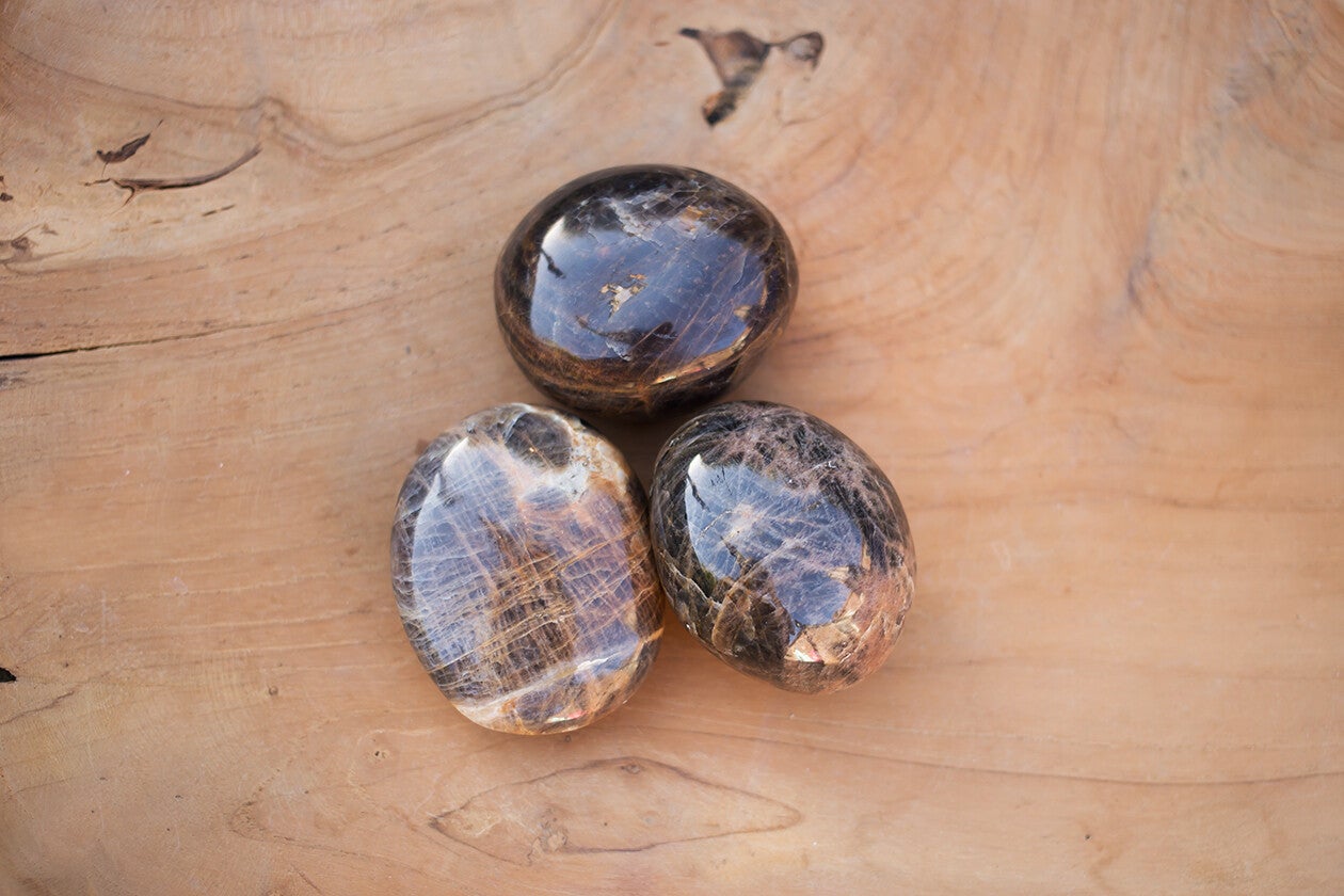 Zwarte Maansteen palmsteen, groot