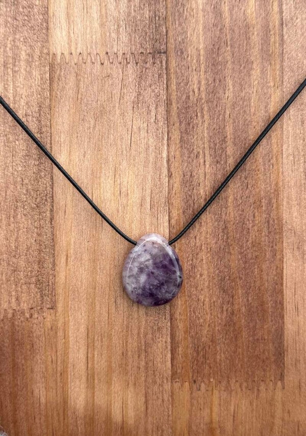Amethist ketting hanger aan koord