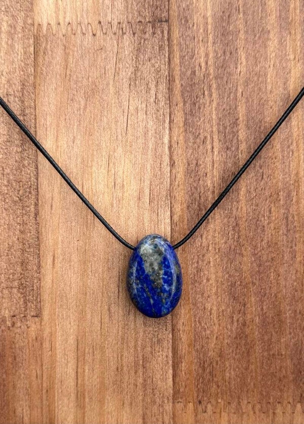 Lapis lazuli ketting hanger aan koord