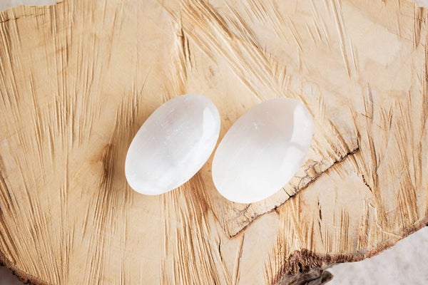 Satijnspaat knuffelsteen