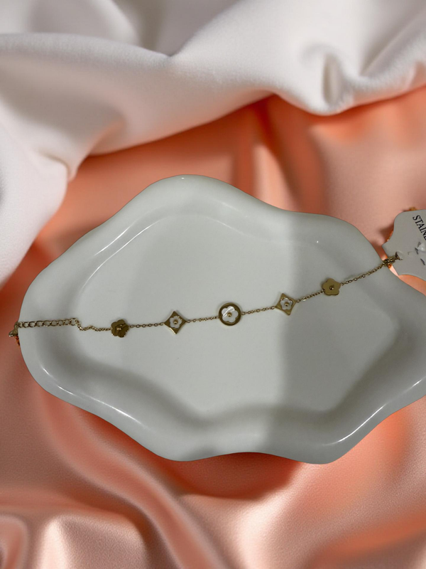 FIVE LEAF CLOVER BRACELET