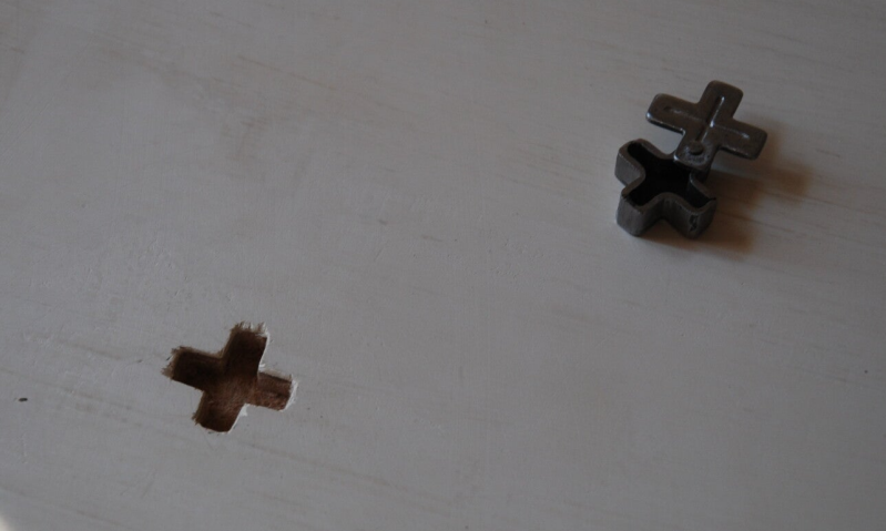 Photo de la relique avant d'être enchâssée dans l'icône.