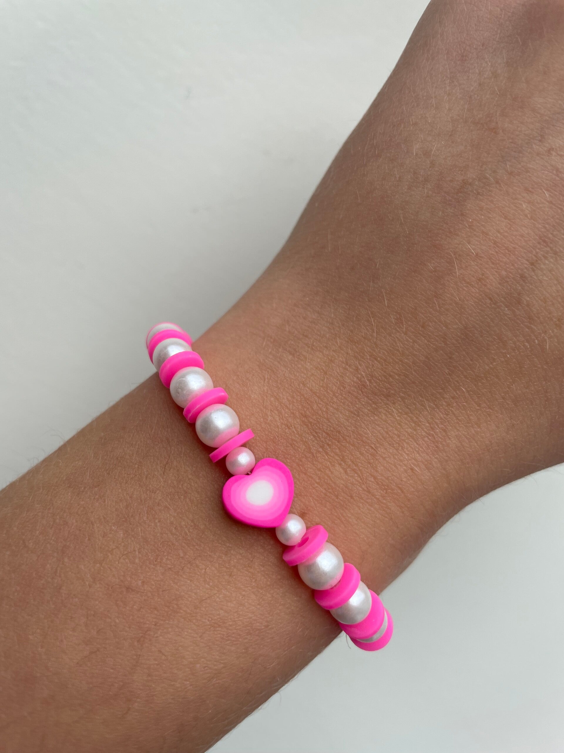 Roze en blauwe armbandjes!!!