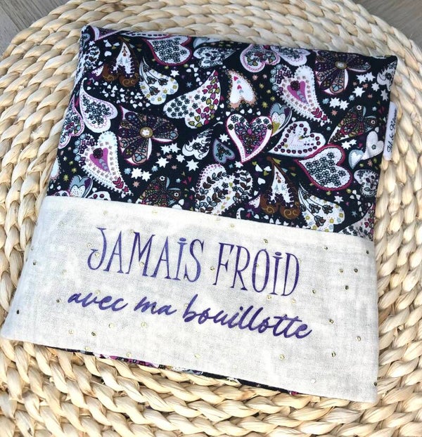 Bouillotte sèche imprimé cœurs fond noir