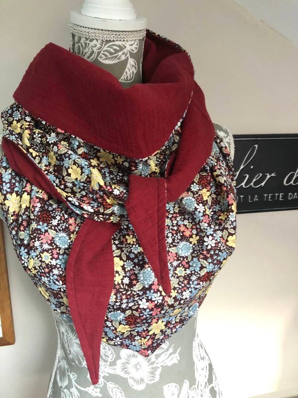 Chèche femme en coton imprimé fleurs bordeaux rouge grenat