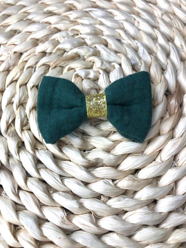 Barrette en tissu vert sapin
