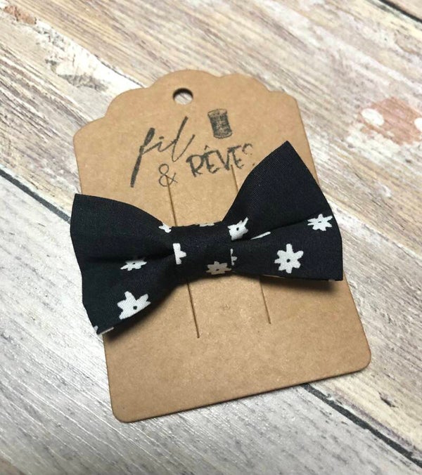 Barette en tissu noire imprimé petites fleurs