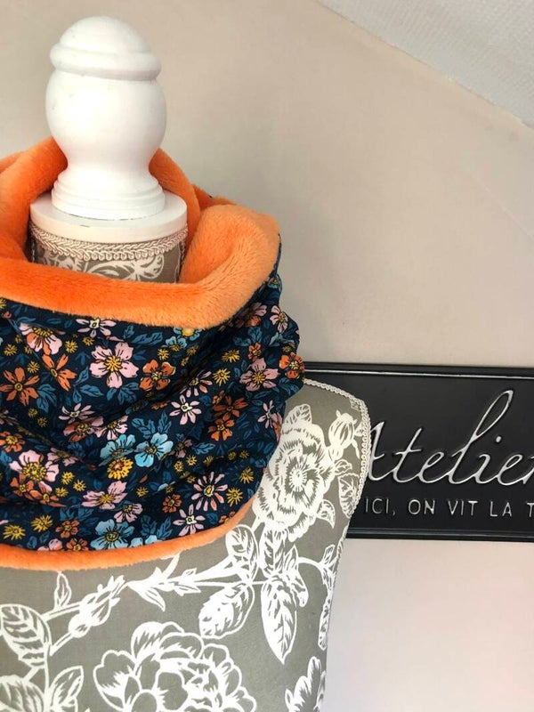 Snood fleuri doublure orange