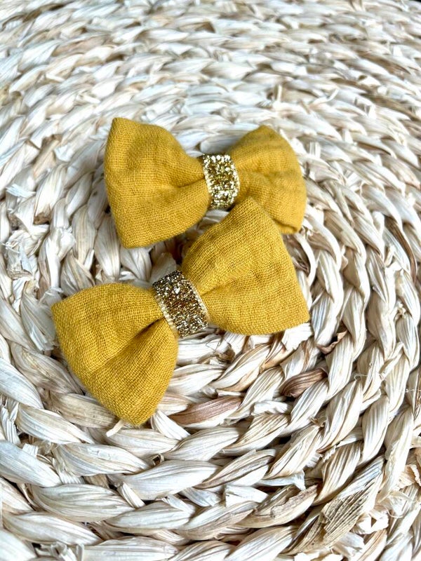 Barrette en tissu moutarde