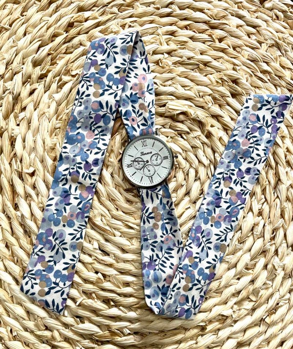 Montre à nouer bracelet tons bleu ciel lilas