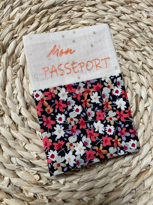 Pochette passeport fleurie corail noir