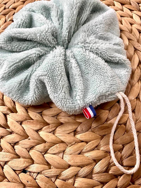 Fleur de douche vert d’eau