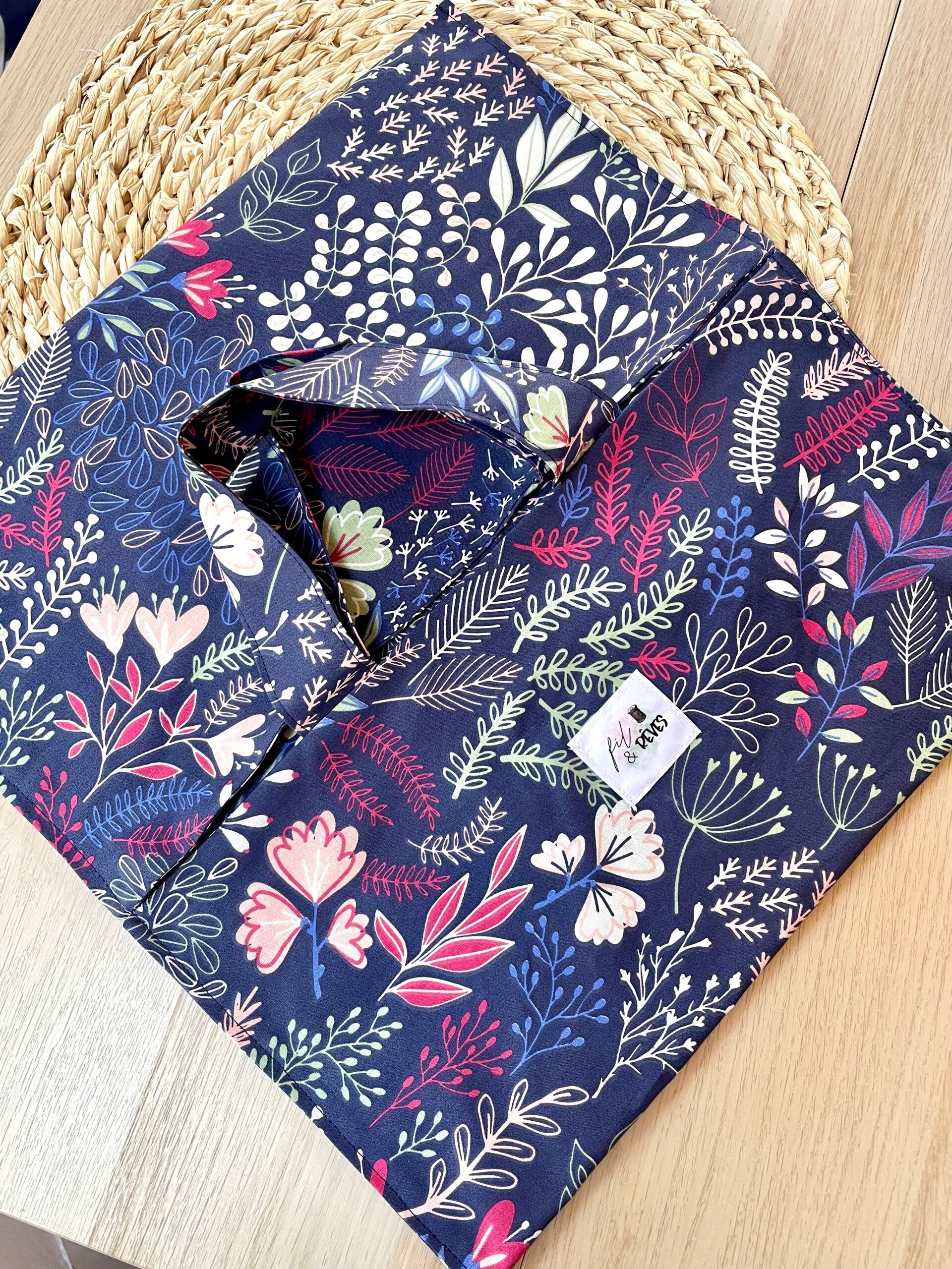 sac à tarte - gâteau fleuri fond bleu foncé