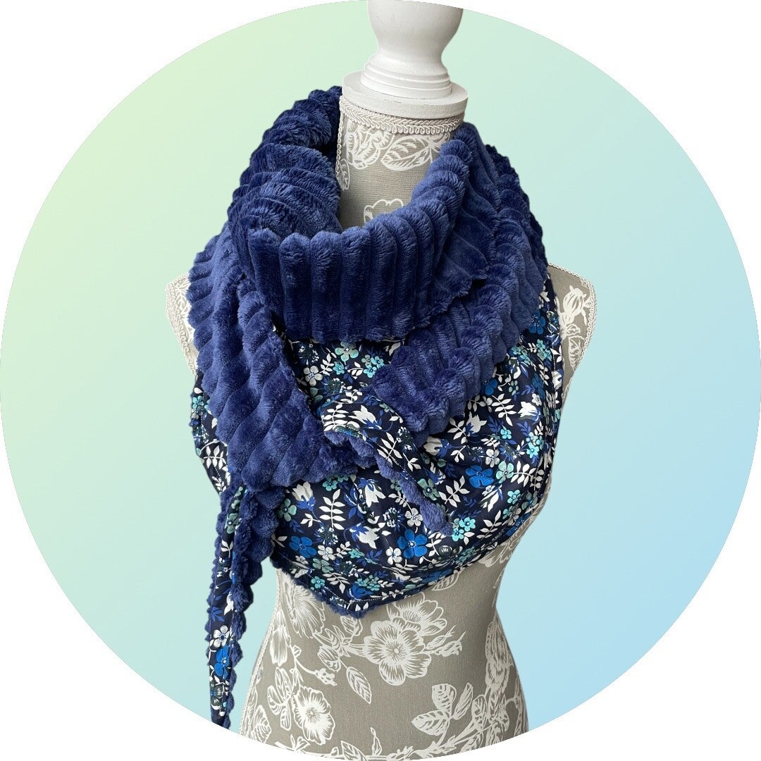 Chèche femme en coton fleuri doublure Minky côtelé bleu foncé