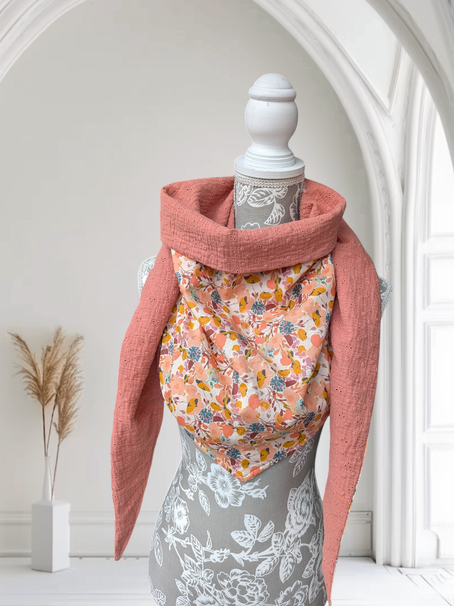Chèche femme en coton fleuri doublure brodée marsala