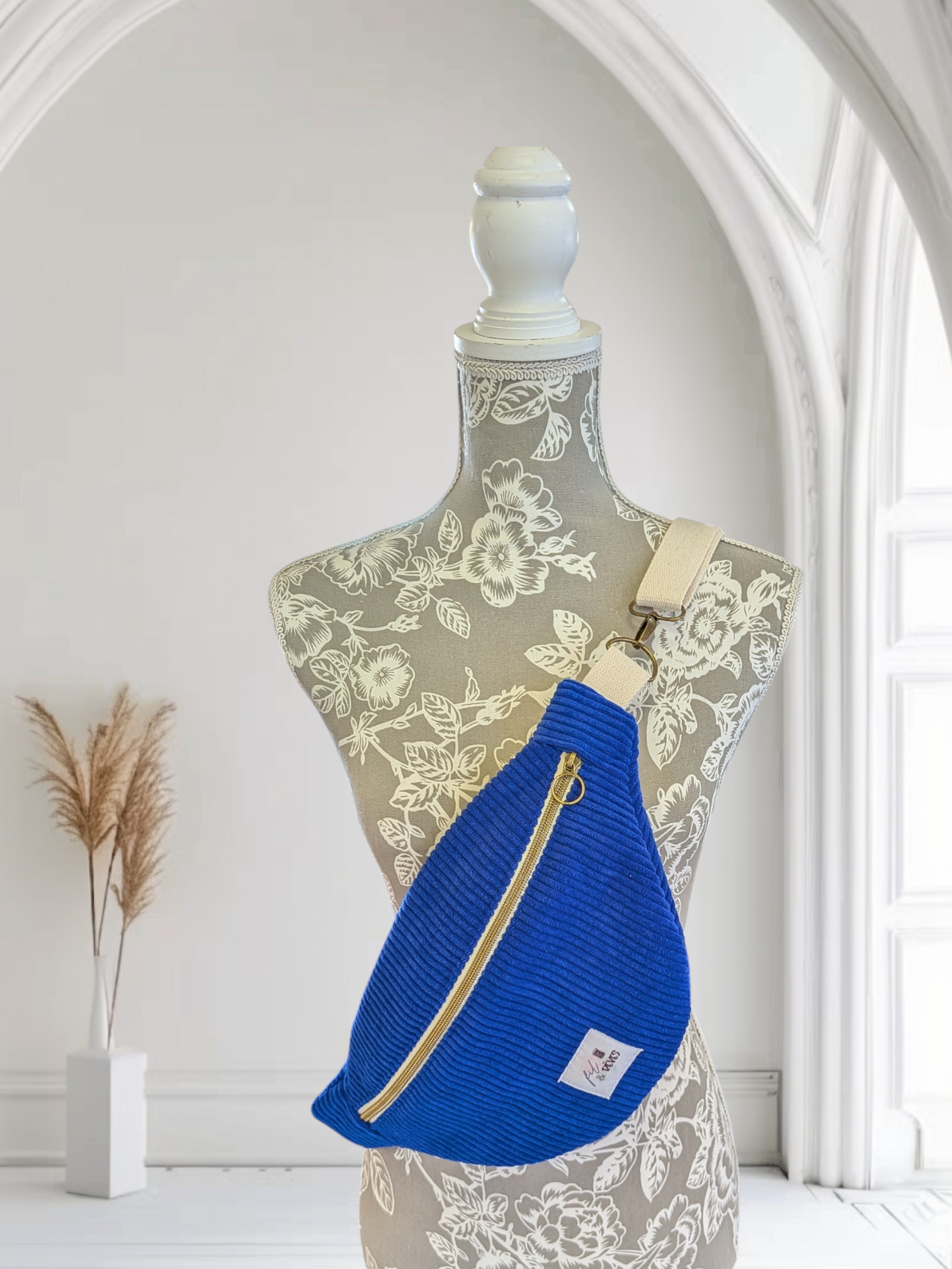 Banane velours bleu roi
