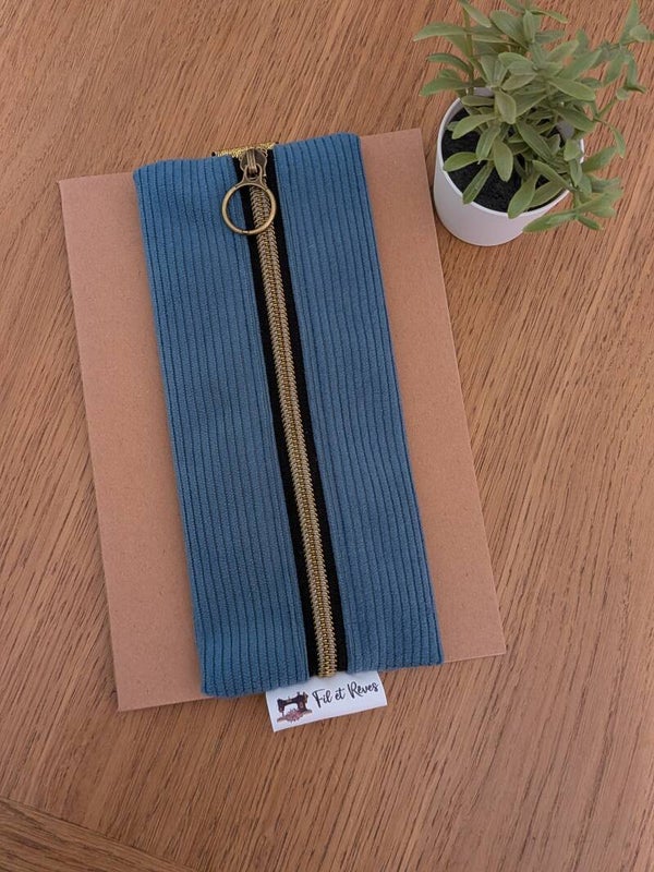 Trousse velours à élastique bleu paon