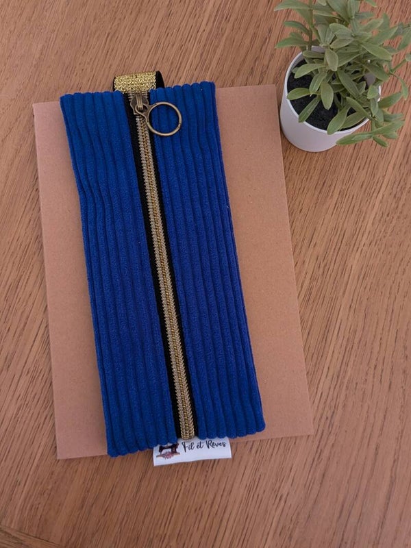Trousse velours à élastique bleu électrique