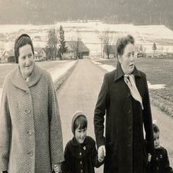 grd-m-re-edith-jeannette_modifi-1-standard.jpg