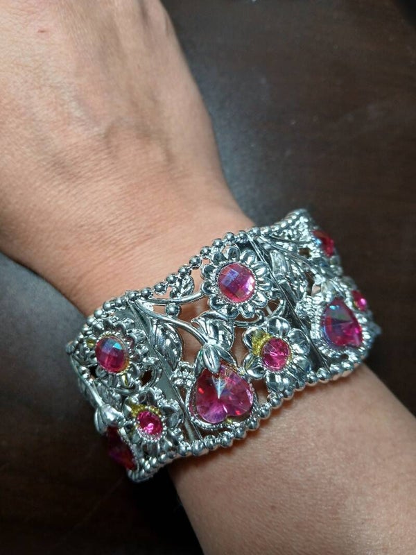 Metal bangle bracelets