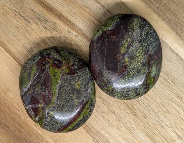 Dragon's blood palmstone