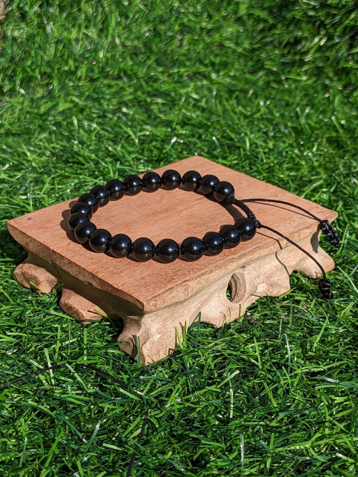 Adjustable beaded bracelet