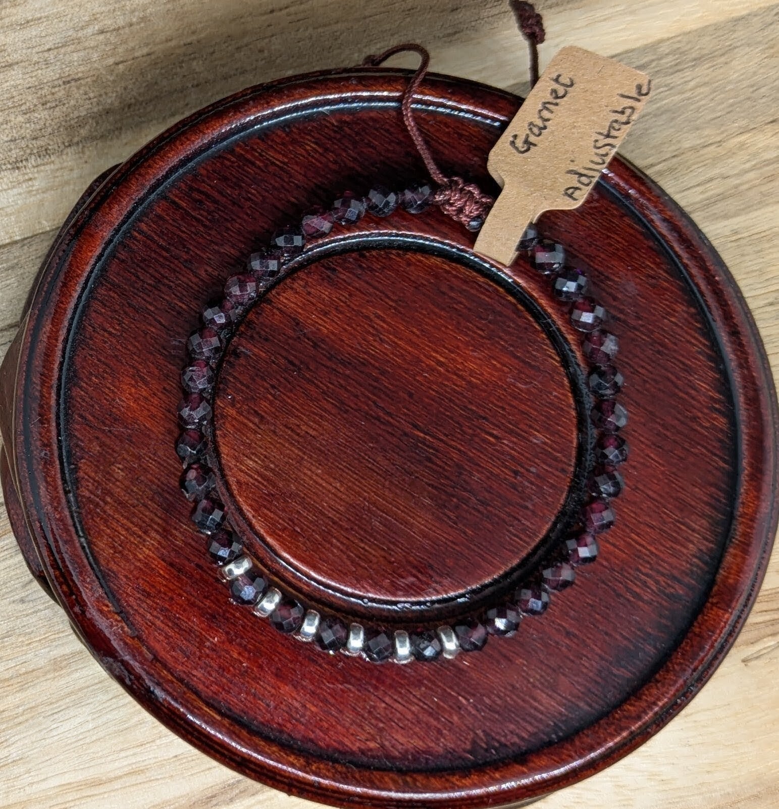 Faceted adjustable bracelet