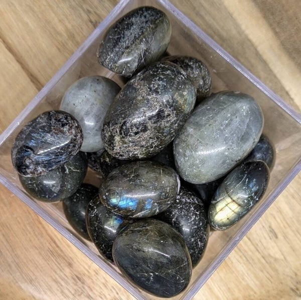 Labradorite tumble stone