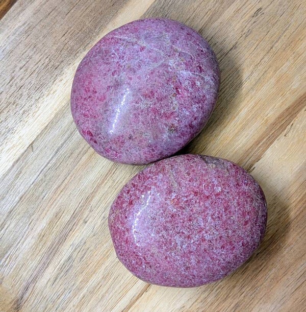 Strawberry Quartz palmstone