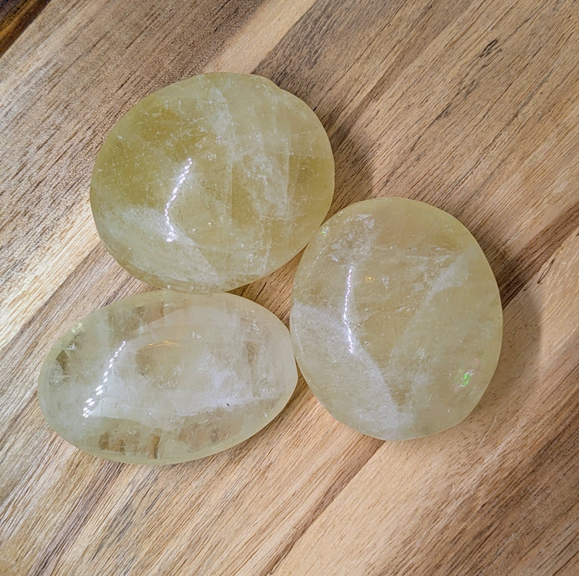 Citrine palmstone