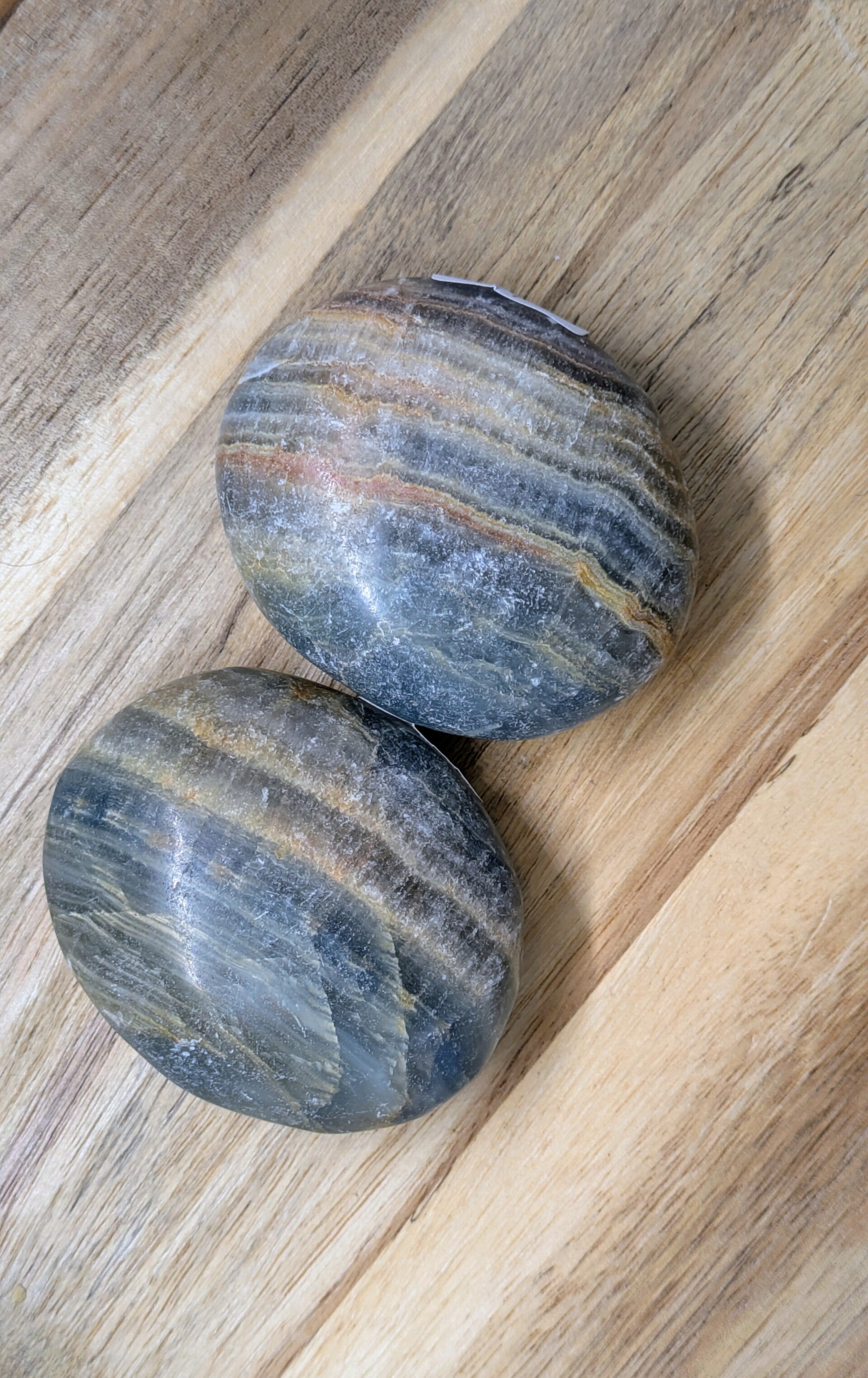 Blue Onyx palmstone