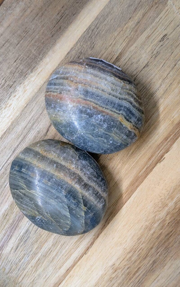 Blue Onyx palmstone