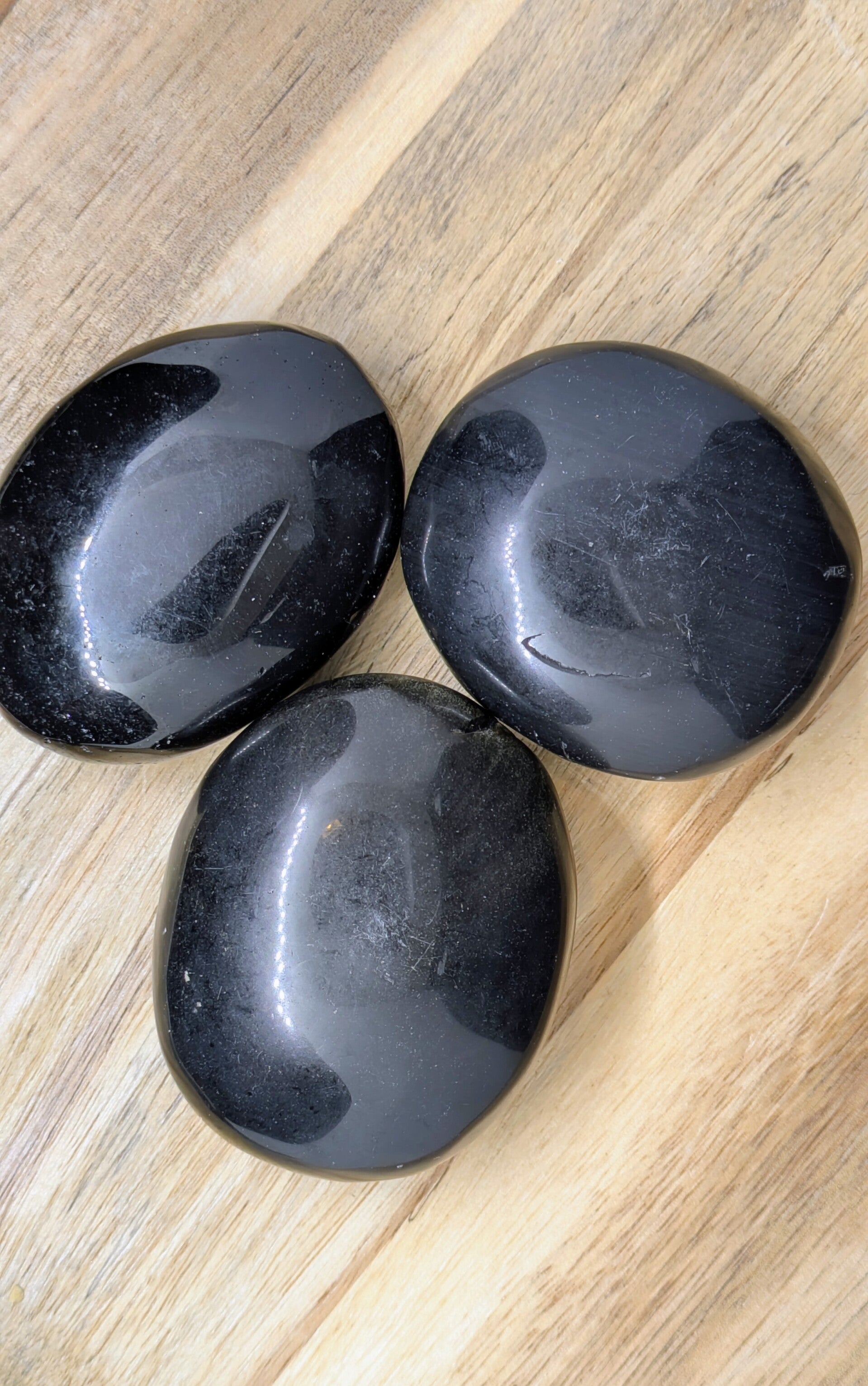 Obsidian palmstone