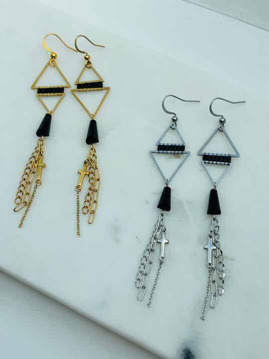 OTICE oorbellen driehoek kraal en kettingen