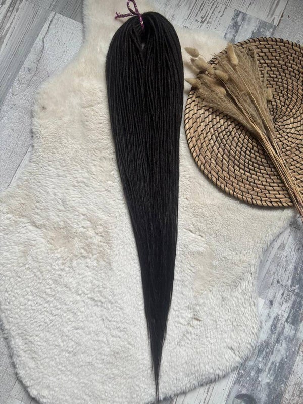 Donkerbruine dunne dreads