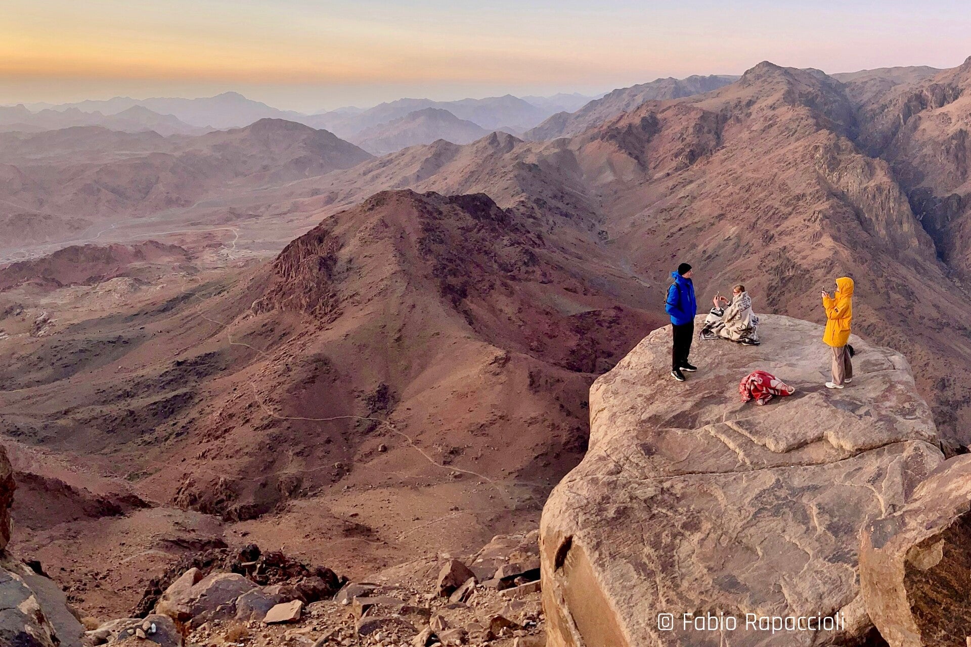 vue panoramique du massif du sinaï dapuis le mont Sinaï