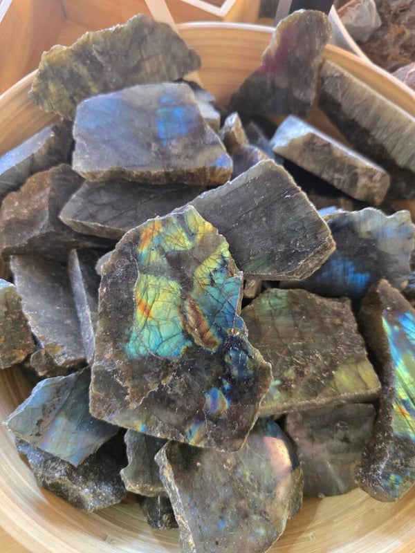 Labradorite grezza