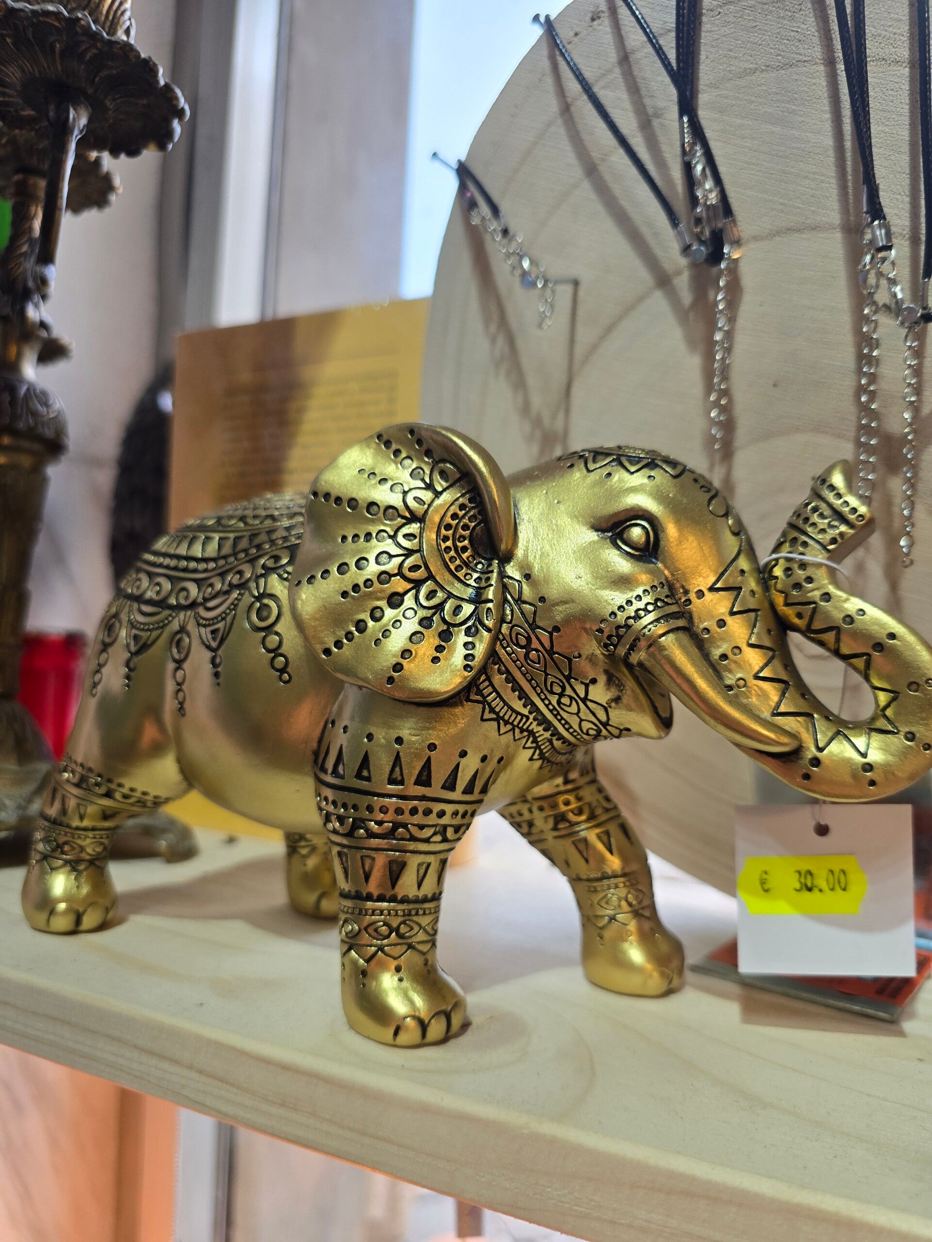 Elefante dorato