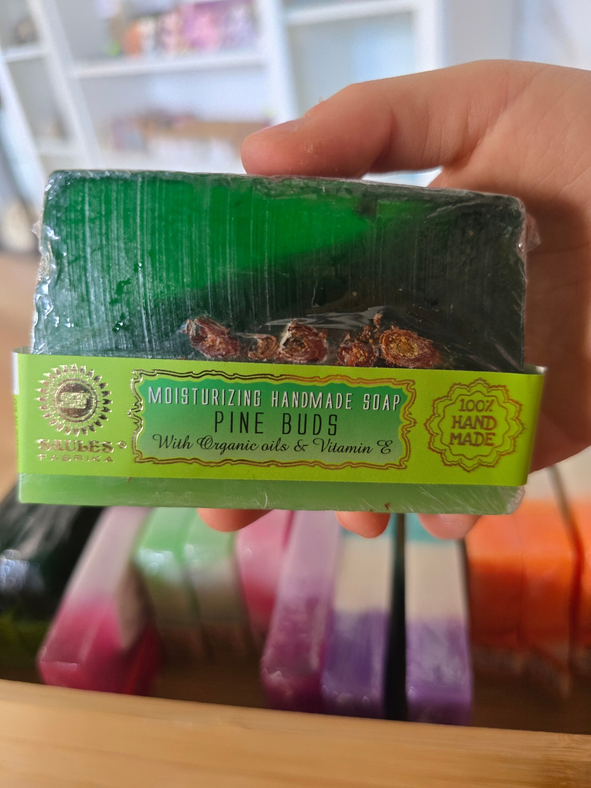 Sapone solido naturale gemme di pino