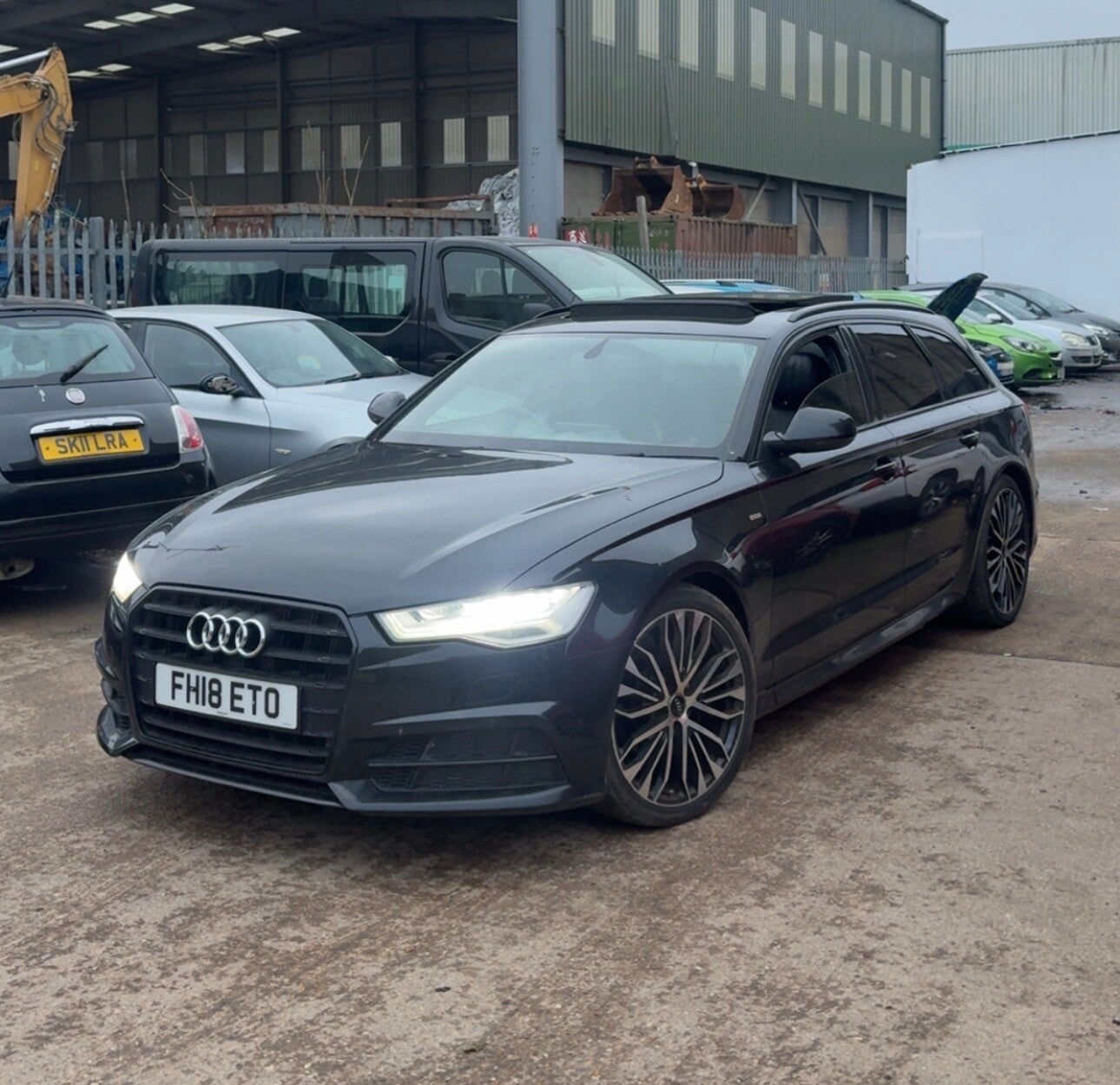 AUDI A6 AVANT S - LINE BLACK ED AUTO