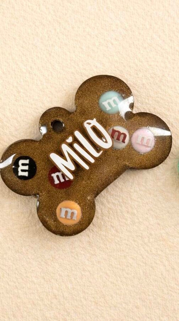 M&M Pet Tag 🍫