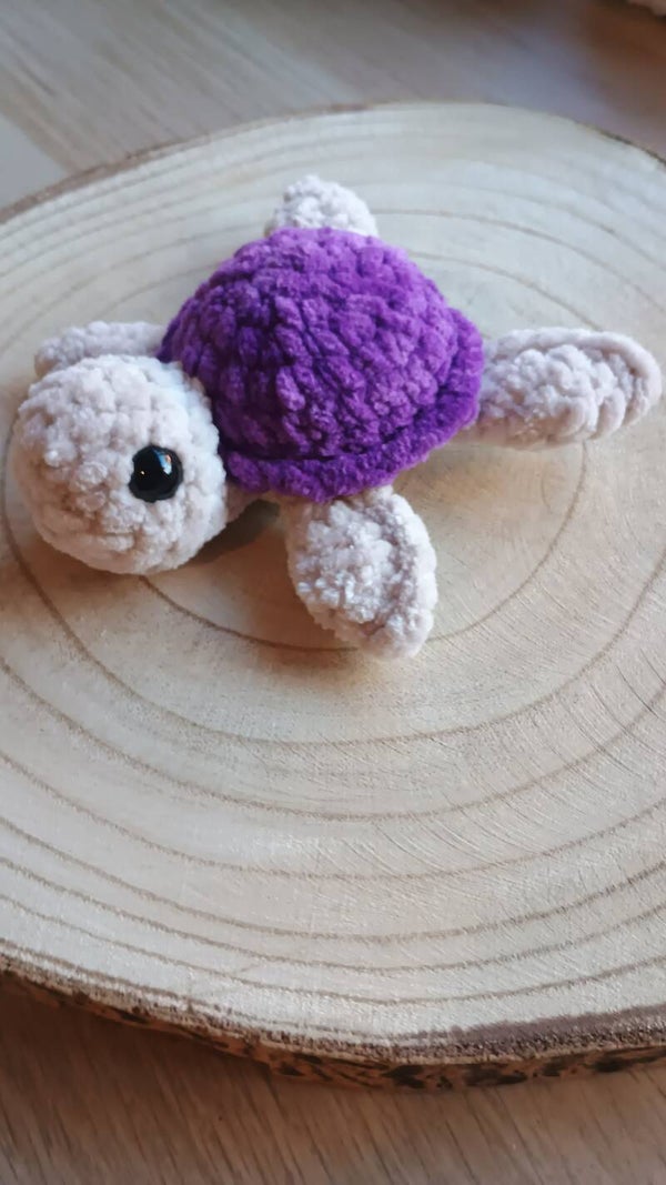kleine zeeschildpad paars