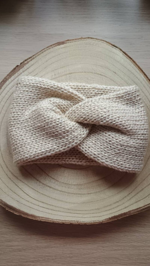 oorverwarmer beige met zilverglitter