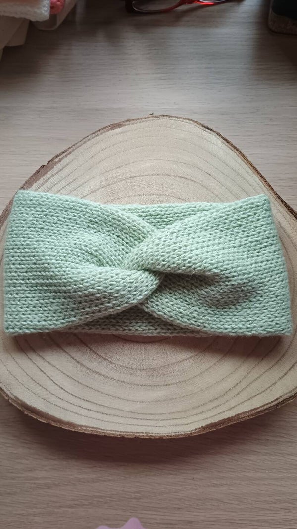 oorverwarmer sage groen met gouden glitter