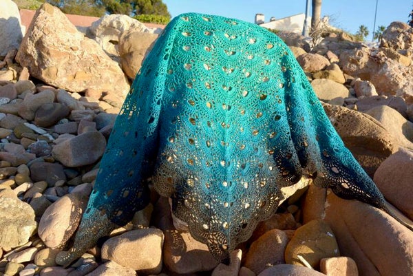 Châle mi-saison coton dégradé bleu paon à noir