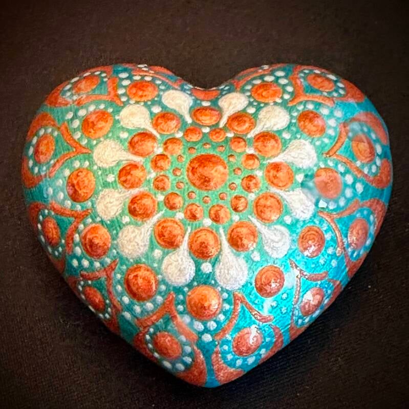 Pierre de réconfort. Mini cœur 5x5 cm cuivré et blanc sur fond turquoise