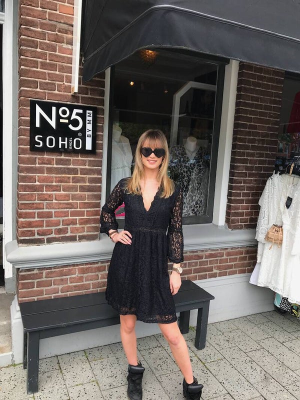 Kanten Black Dress