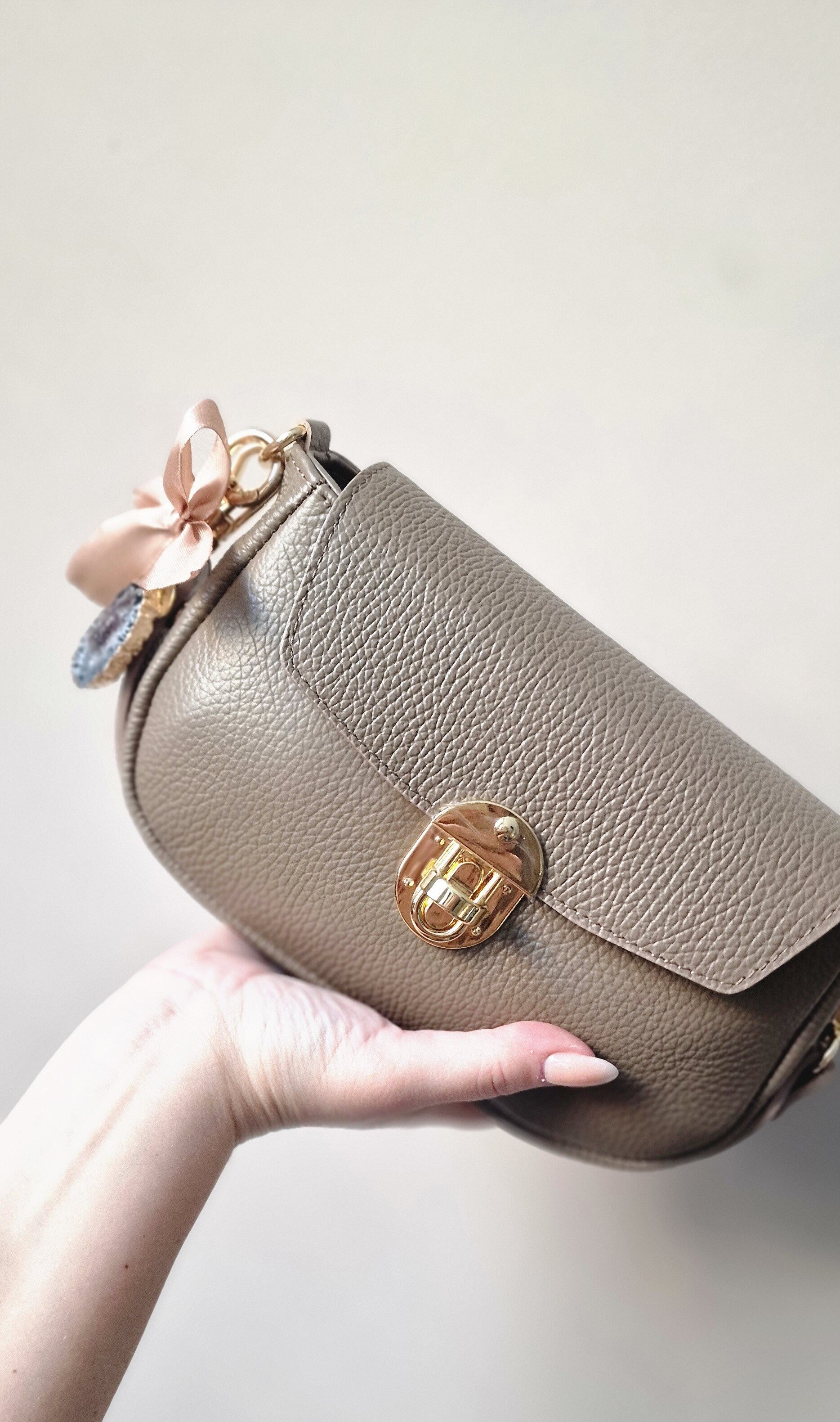 Kourtney Lever Bag | Leather