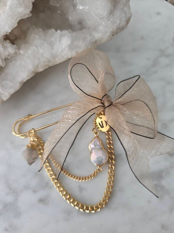 Broche Bentley with Freshwater Pearls | Limited Edition
