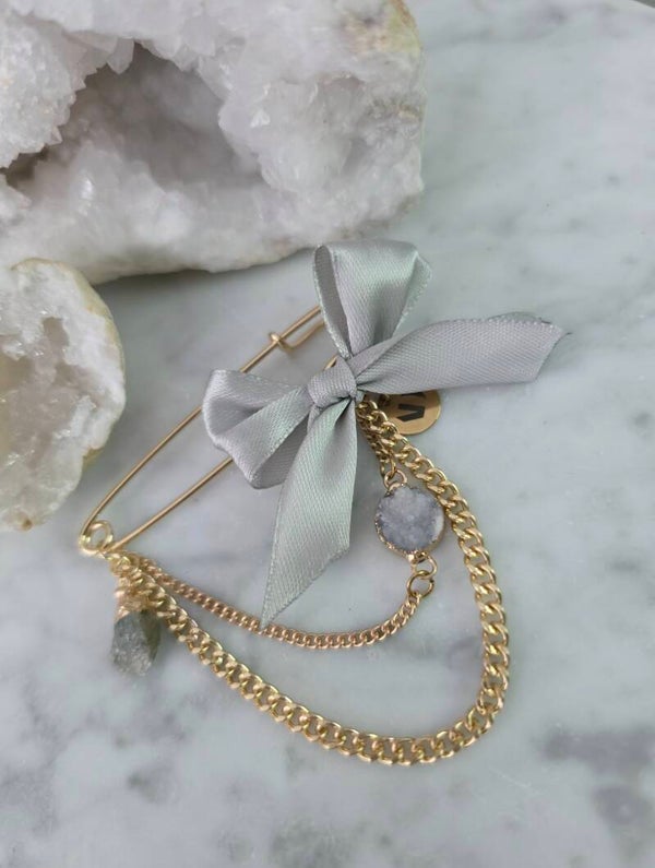 Broche..